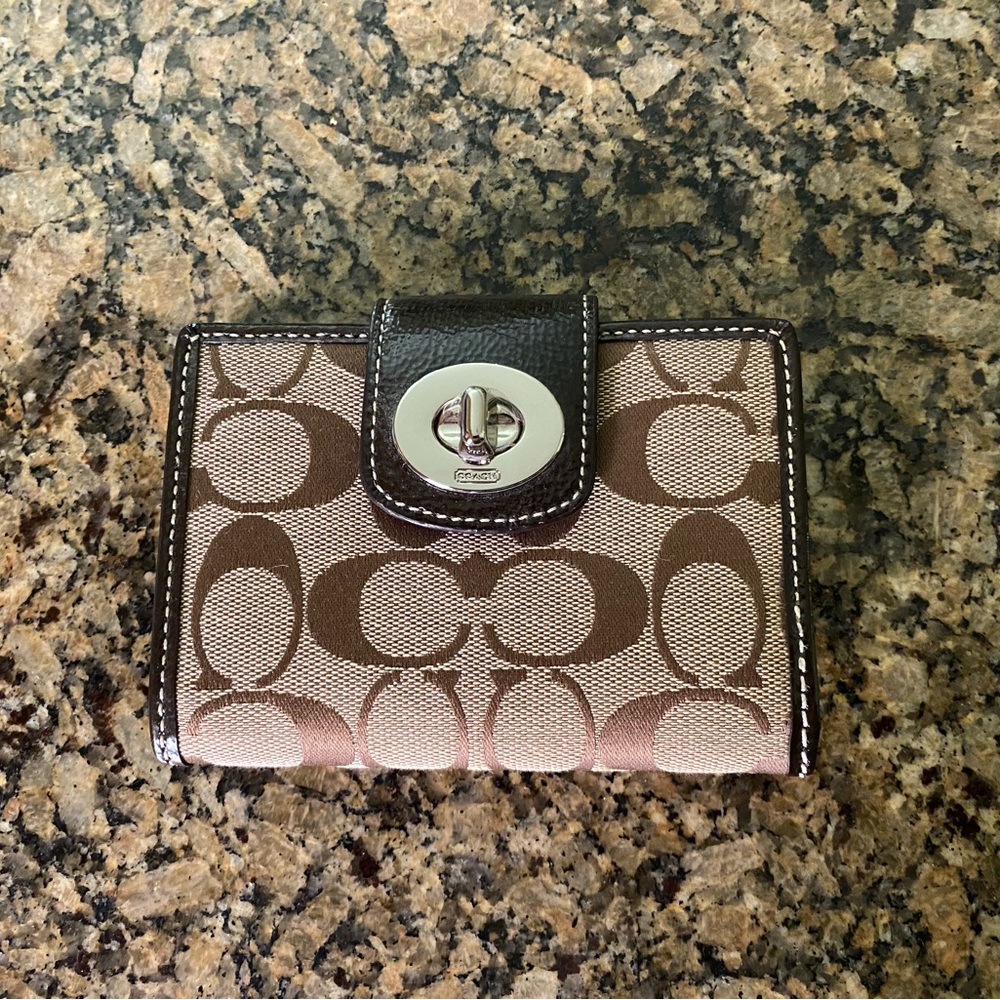 NWT Coach signature compact wallet